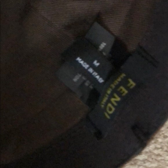 Fendi logo hat - Picture 3 of 5